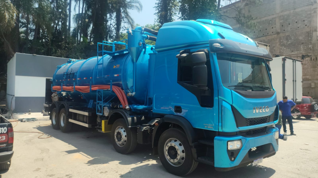 Transporte de Efluentes em Poá